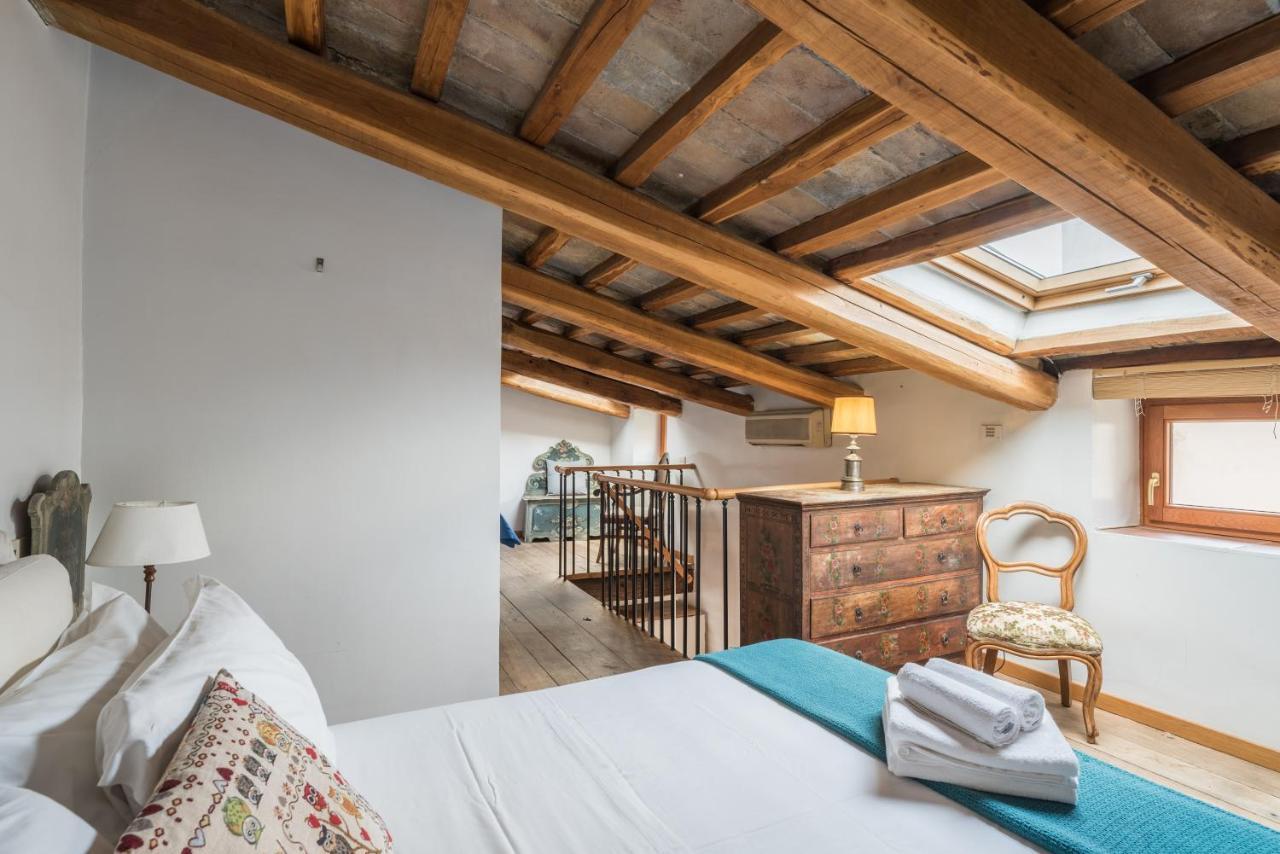 Cozy Wooden Apt In Piazza Navona Apartment โรม ภายนอก รูปภาพ
