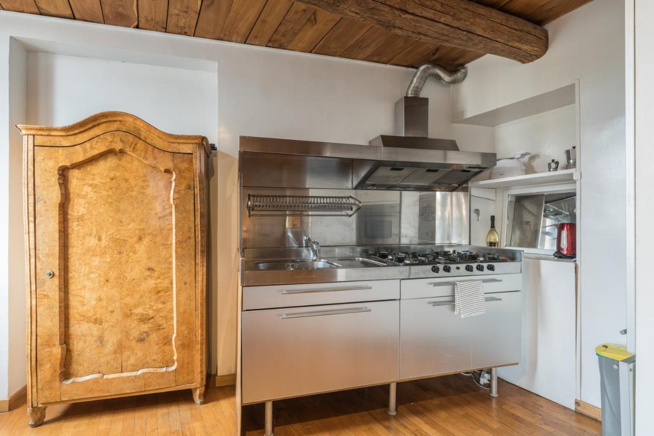Cozy Wooden Apt In Piazza Navona Apartment โรม ภายนอก รูปภาพ
