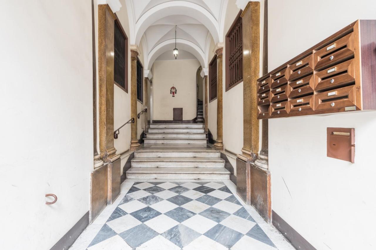 Cozy Wooden Apt In Piazza Navona Apartment โรม ภายนอก รูปภาพ